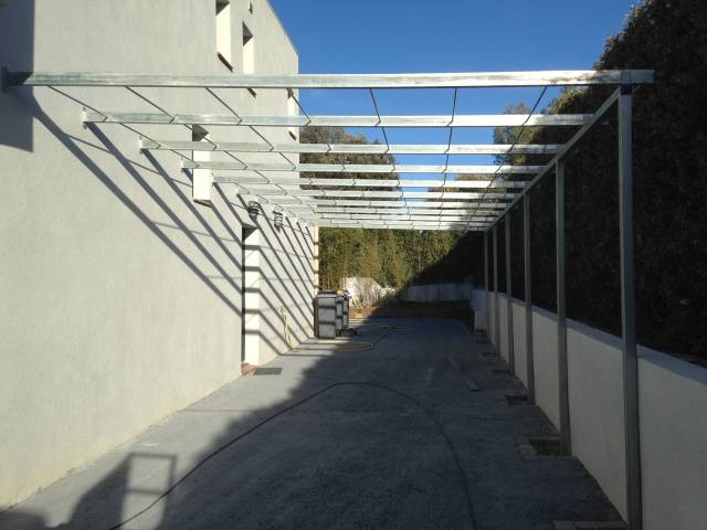 Pergola contemporaine acier galvanisé Modèle Lali