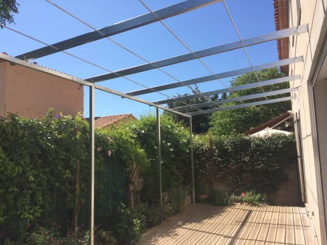 Pergola contemporaine acier galvanisé Modèle Lali