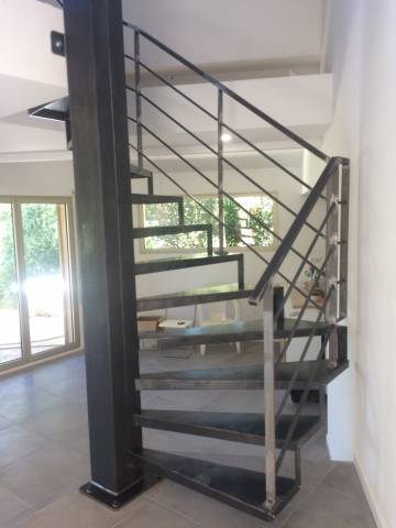 Escalier acier