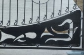 Fabrication à la forge portail 2 vantaux dans le Var. Modèle Urbain