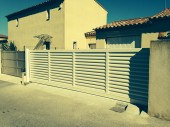 Portail aluminium sur mesure dans le var. Modèle 2